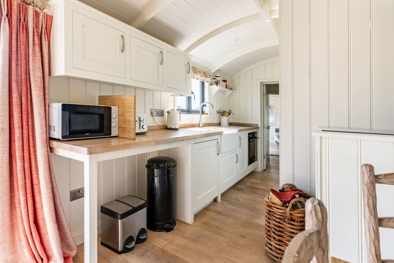 double-shepherd's-hut-hideaway-pembrokeshire/