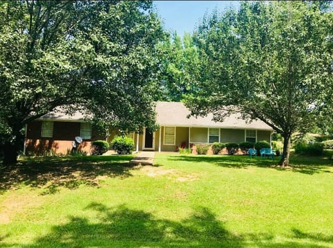 4Bedroom Home Near Mineral Springs Park