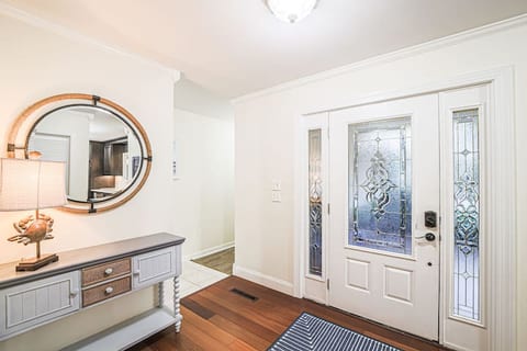 Private Heated Pool, Hot Tub, Clean, King Bed