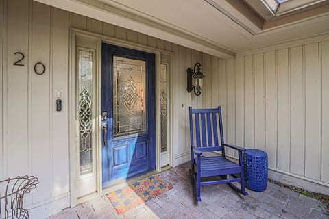 Private Heated Pool, Hot Tub, Clean, King Bed