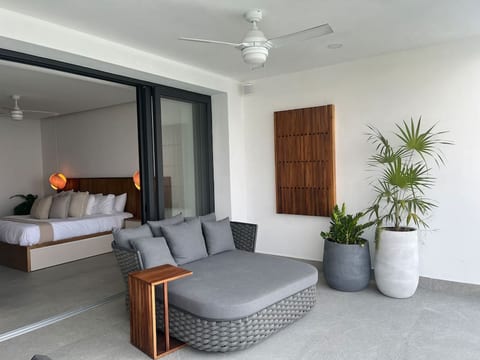 New Luxury Beachfront Condo