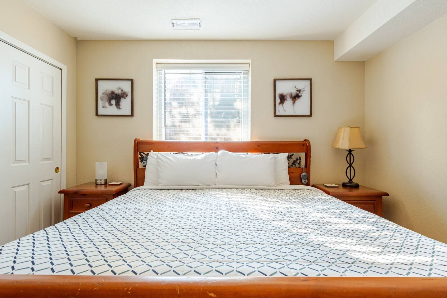Relax with a Waterfall, Full Kitchen and King bed