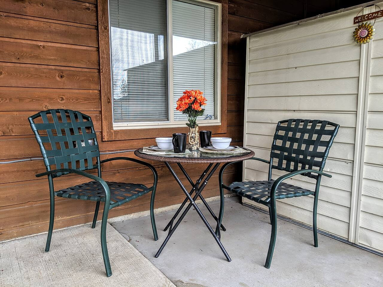 Start your morning with breakfast on the patio, maybe the deer will join you. But don't feed them.