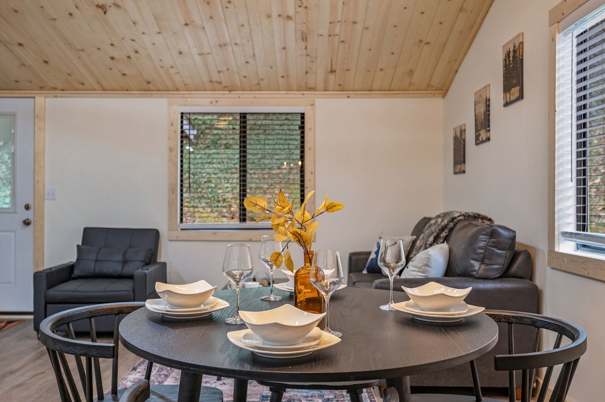 Cozy Cove- Lake Access, Pet Love