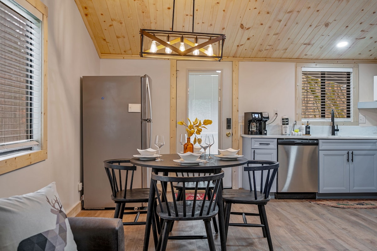 Cozy Cove- Lake Access, Pet Love