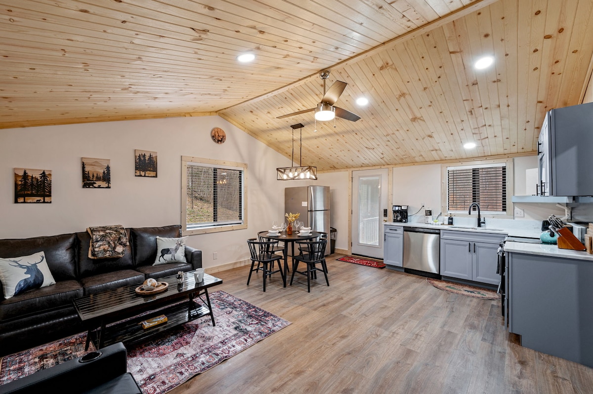 Cozy Cove- Lake Access, Pet Love