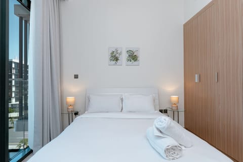 Brand new furnished studio in Meydan,Dubai