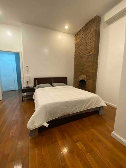 Lovely 2 bedrooms apt unit with hot jet tub