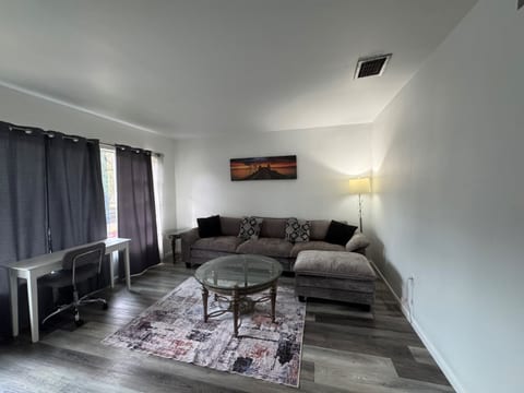 Lake Eola view 1 bedroom Thornton Park