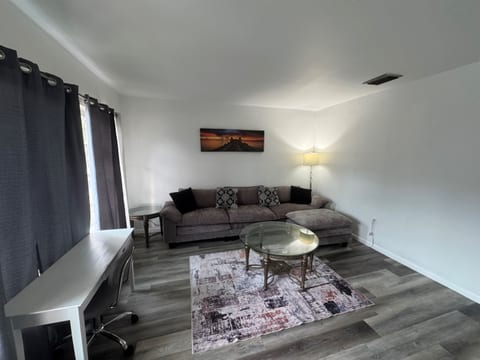 Lake Eola view 1 bedroom Thornton Park