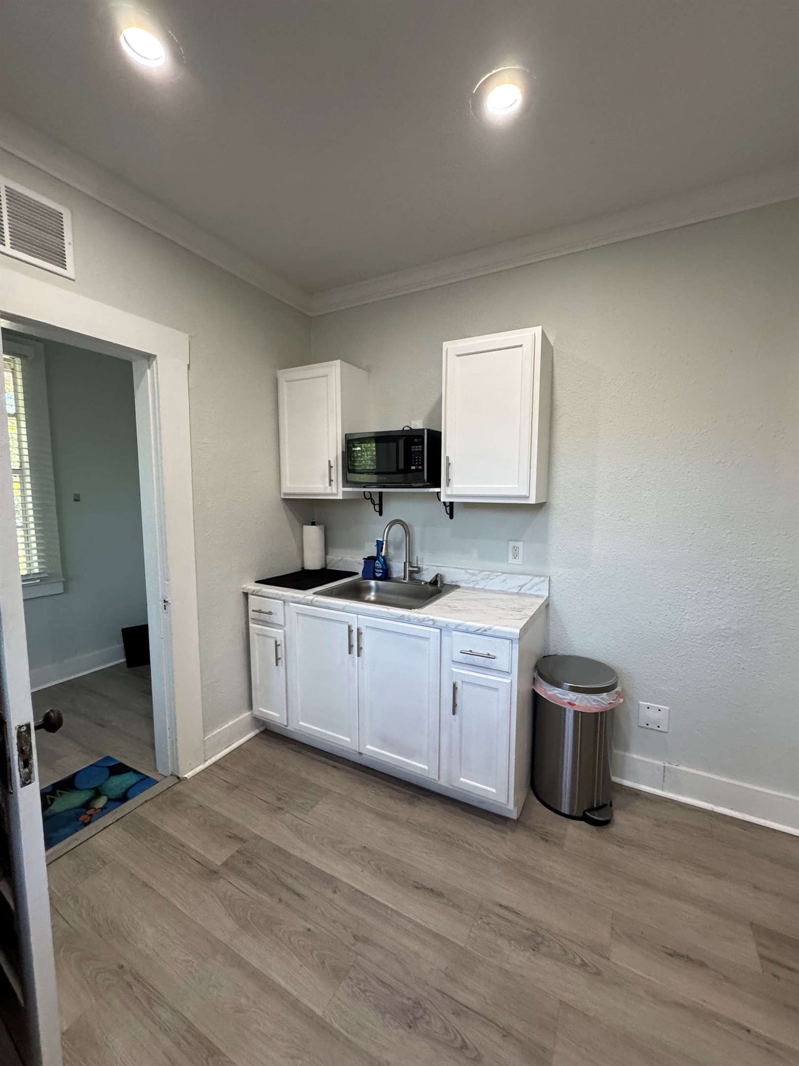 lake-eola-thornton-park-studio-with-balcony/