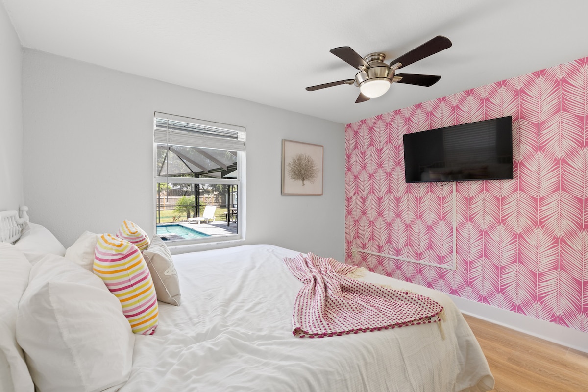 ami-beaches-heated-salt-pool-spa-large-yard/