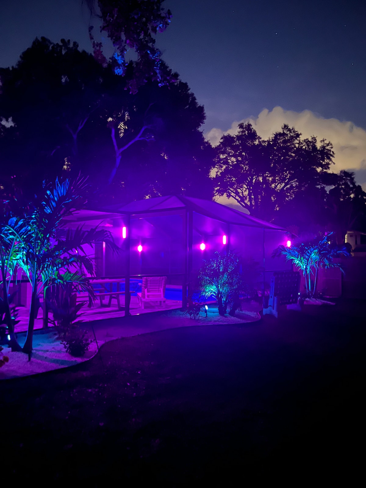 ami-beaches-heated-salt-pool-spa-large-yard/
