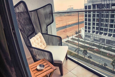Sipping coffee with a view ☕ Terrace vibes with the iconic Burj Khalifa in sight. Perfect spot to relax and soak in the breathtaking cityscape #Dubai #BurjKhalifa #terraceviews