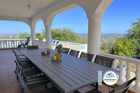 BnB Homes Comfortable Villa with 5 bedrooms &pool
