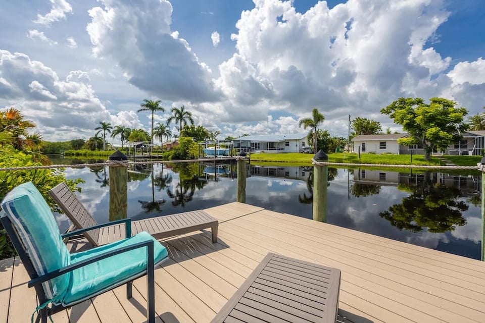 Welcome To Sanctuary & Flair - Casa de Photograph - Fort Myers