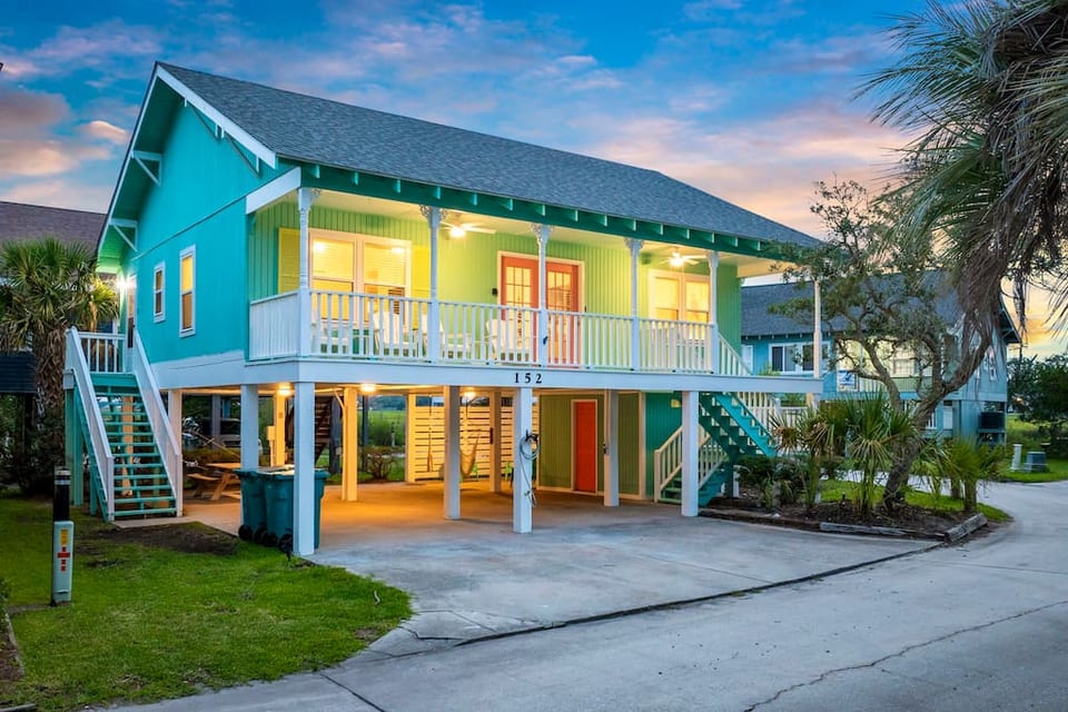 2nd Row, Beach Cottage, 3BR/2BA!