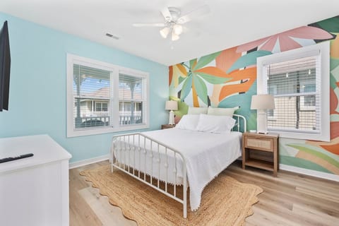 Owner's Suite | Queen Bed | Full Bathroom