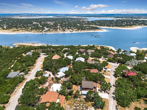 BOAT Rentals | KING BED | Extra Cabin Sleeps 15