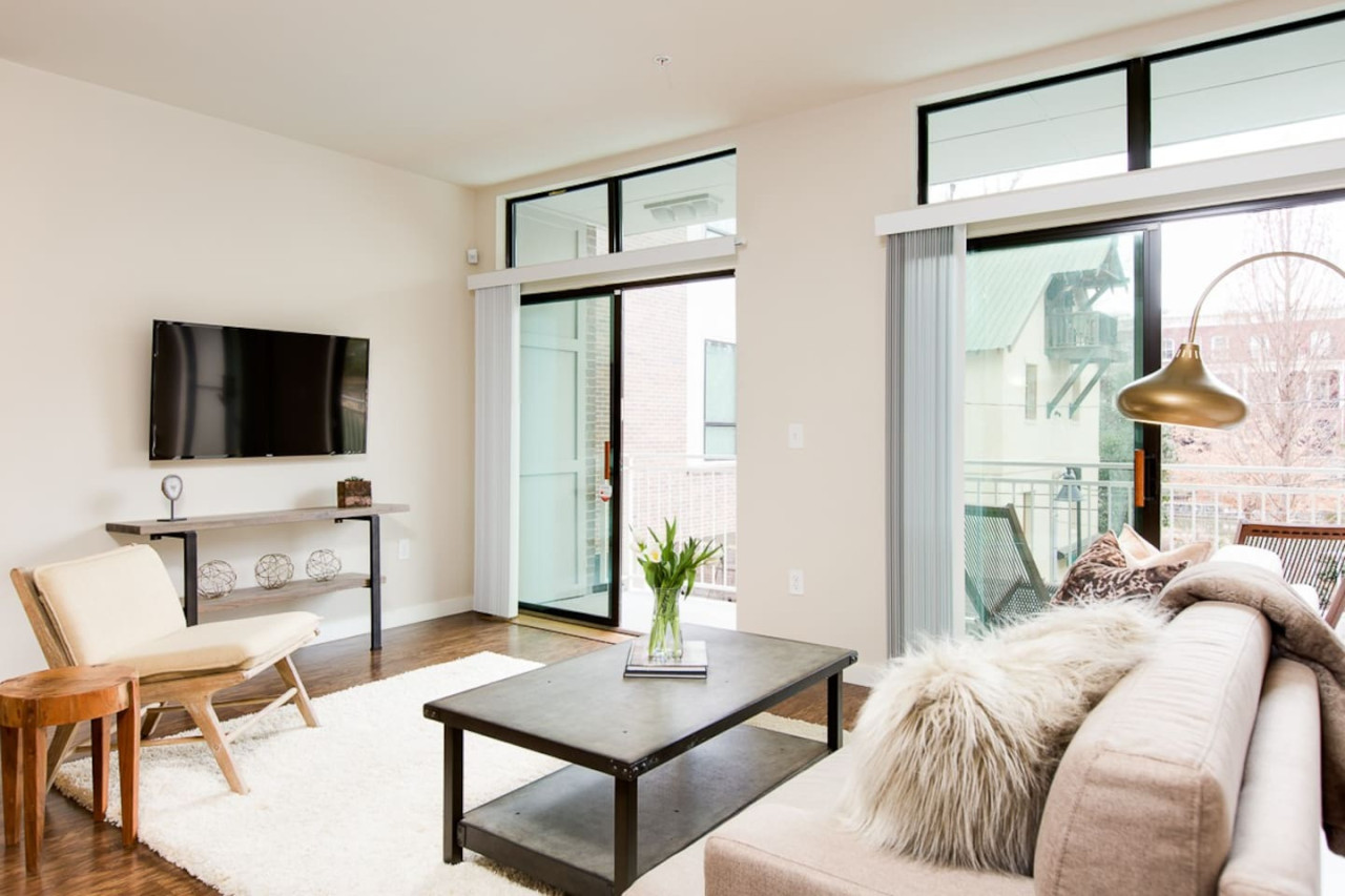 bright-and-cheery-apartment-or-inman-park-or-local/