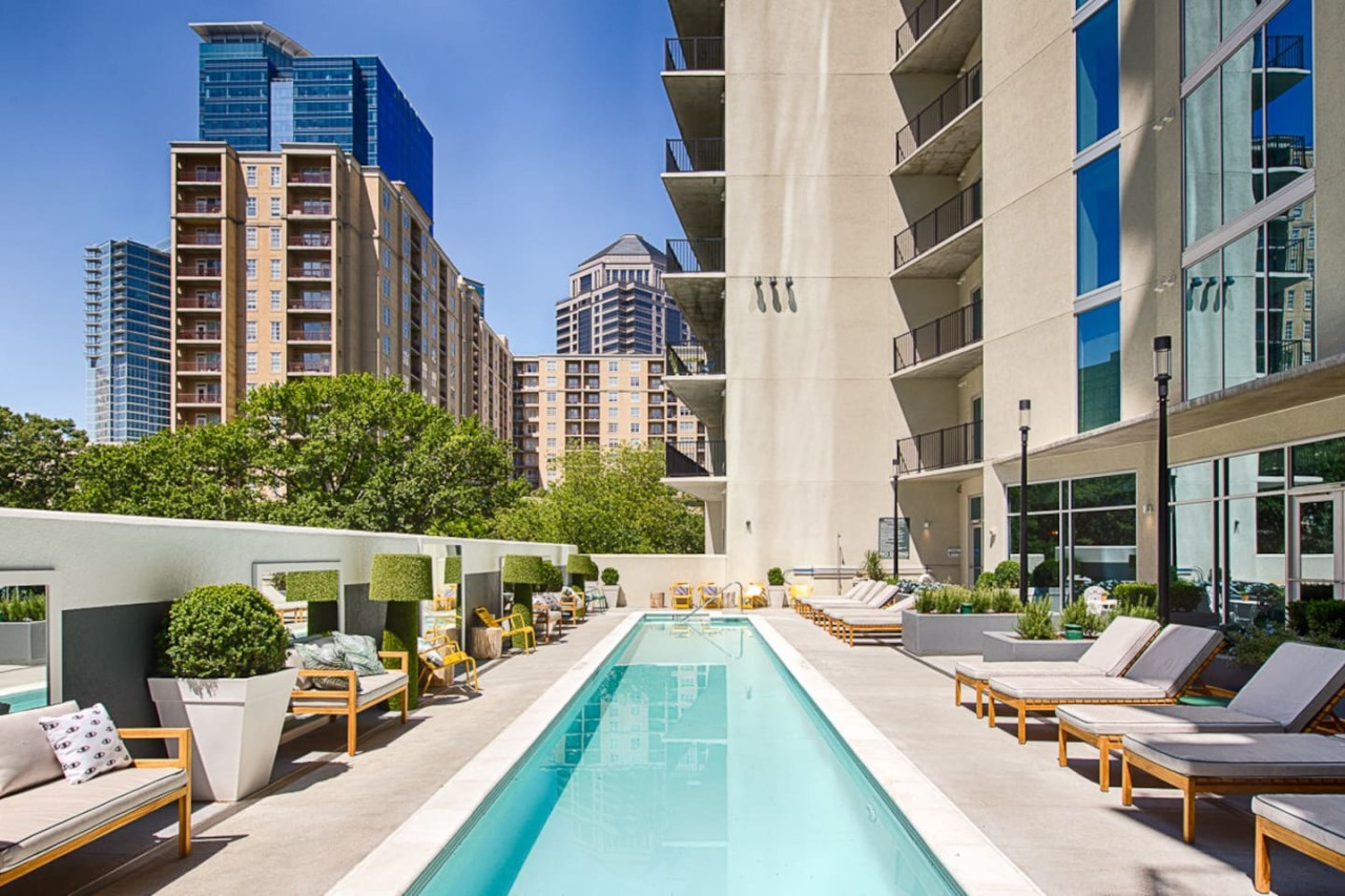 fabulous-flat-by-the-park-or-midtown-or-local/