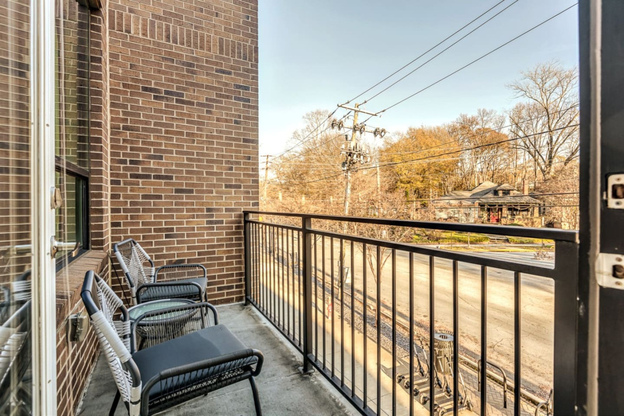 Tranquil Intown Retreat | Inman Park | LOCAL - Atlanta