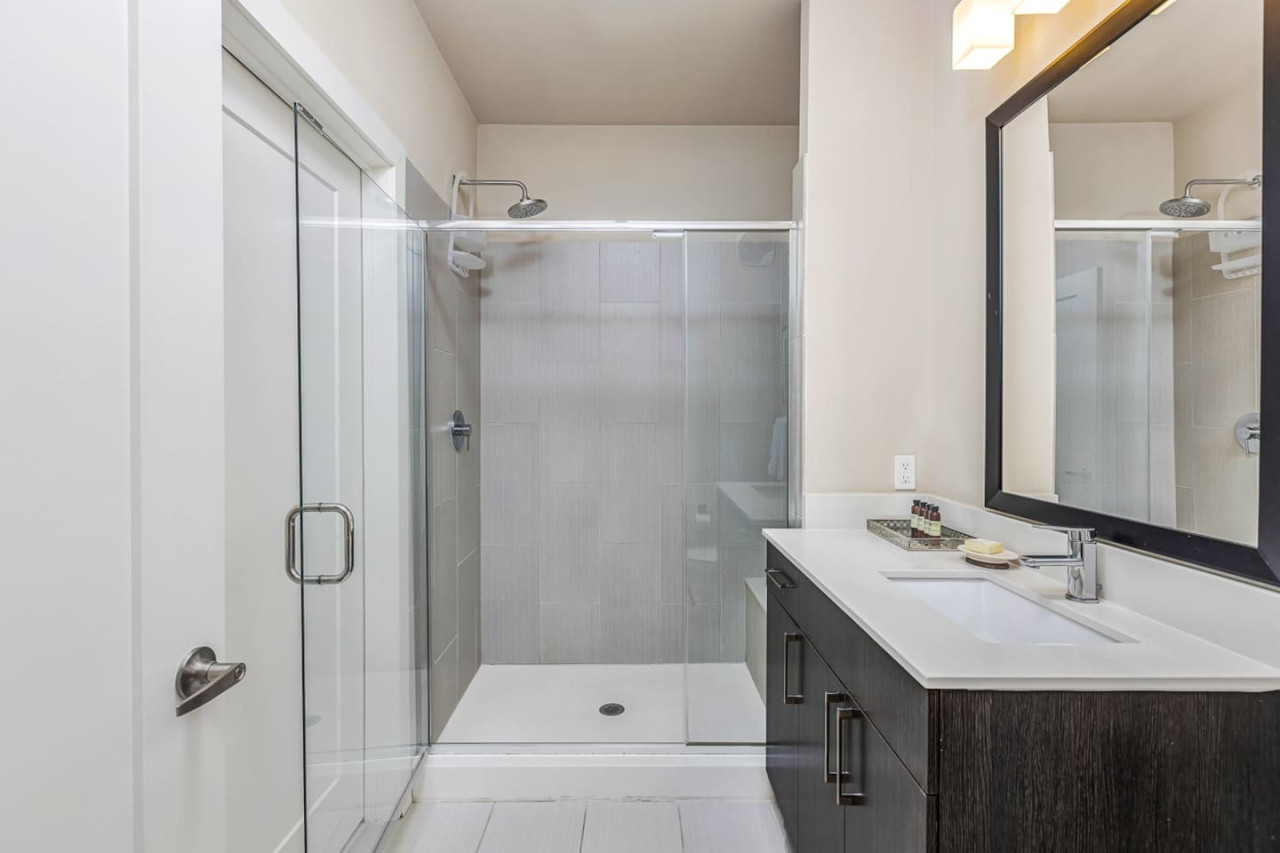 Tranquil Intown Retreat | Inman Park | LOCAL - Atlanta