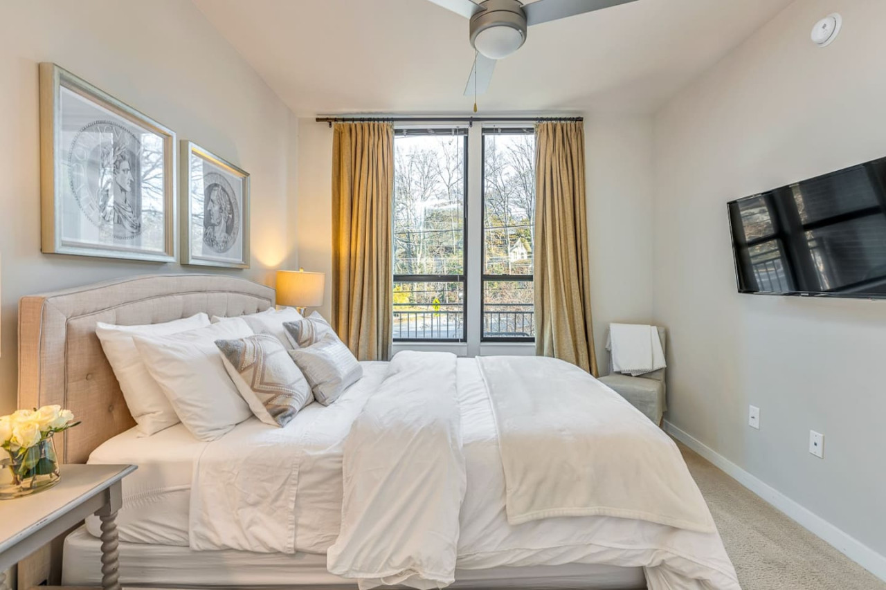 Tranquil Intown Retreat | Inman Park | LOCAL - Atlanta