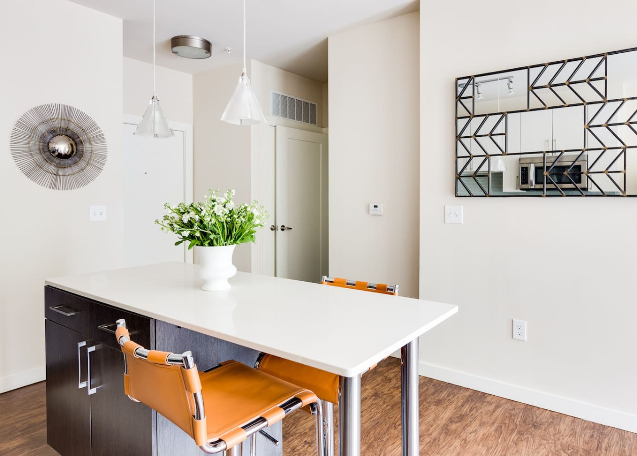 Cozy and Chic Apartment | Inman Park | LOCAL - Atlanta
