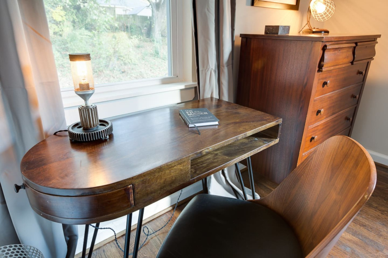 Cozy Hideaway | Kirkwood | LOCAL - Atlanta