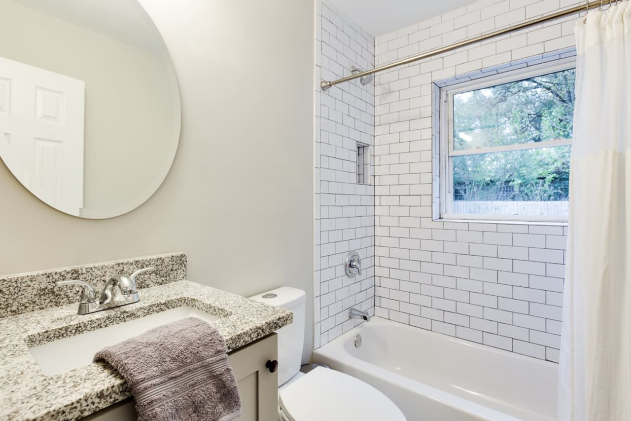 Cozy Hideaway | Kirkwood | LOCAL - Atlanta