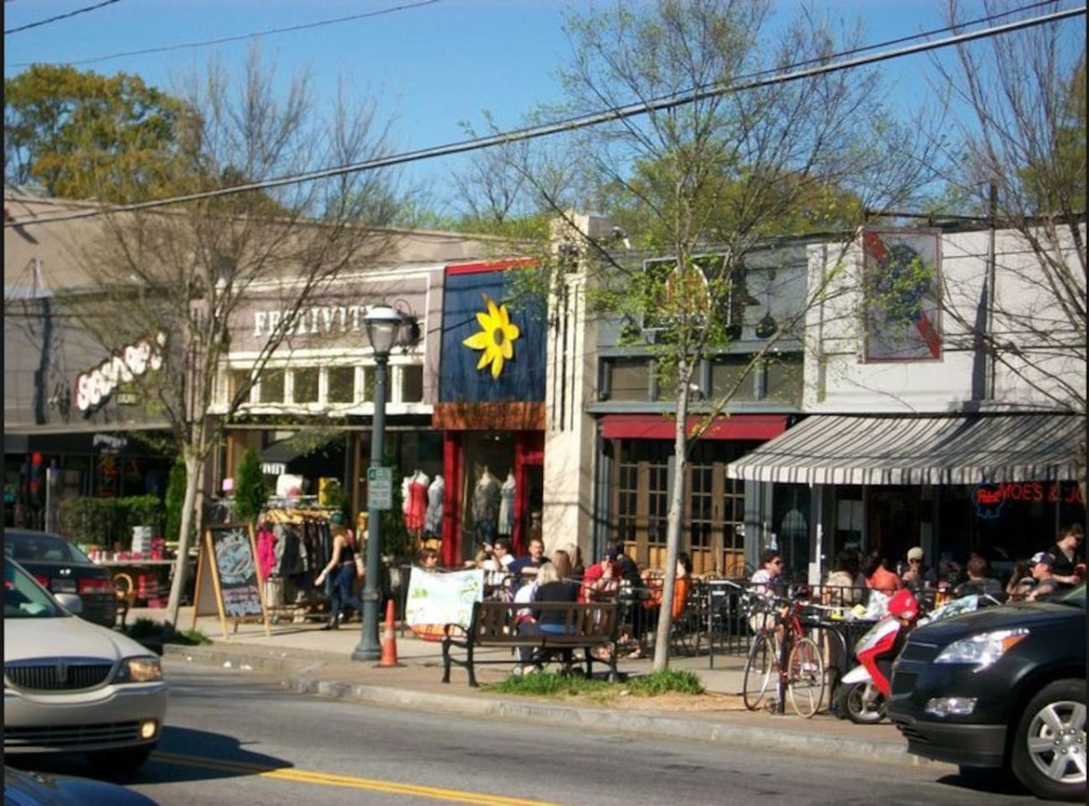 Cozy Hideaway | Kirkwood | LOCAL - Atlanta