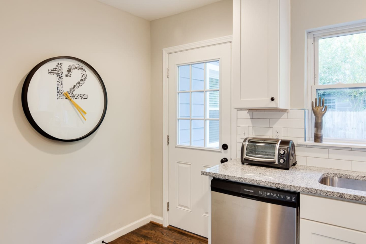 Cozy Hideaway | Kirkwood | LOCAL - Atlanta