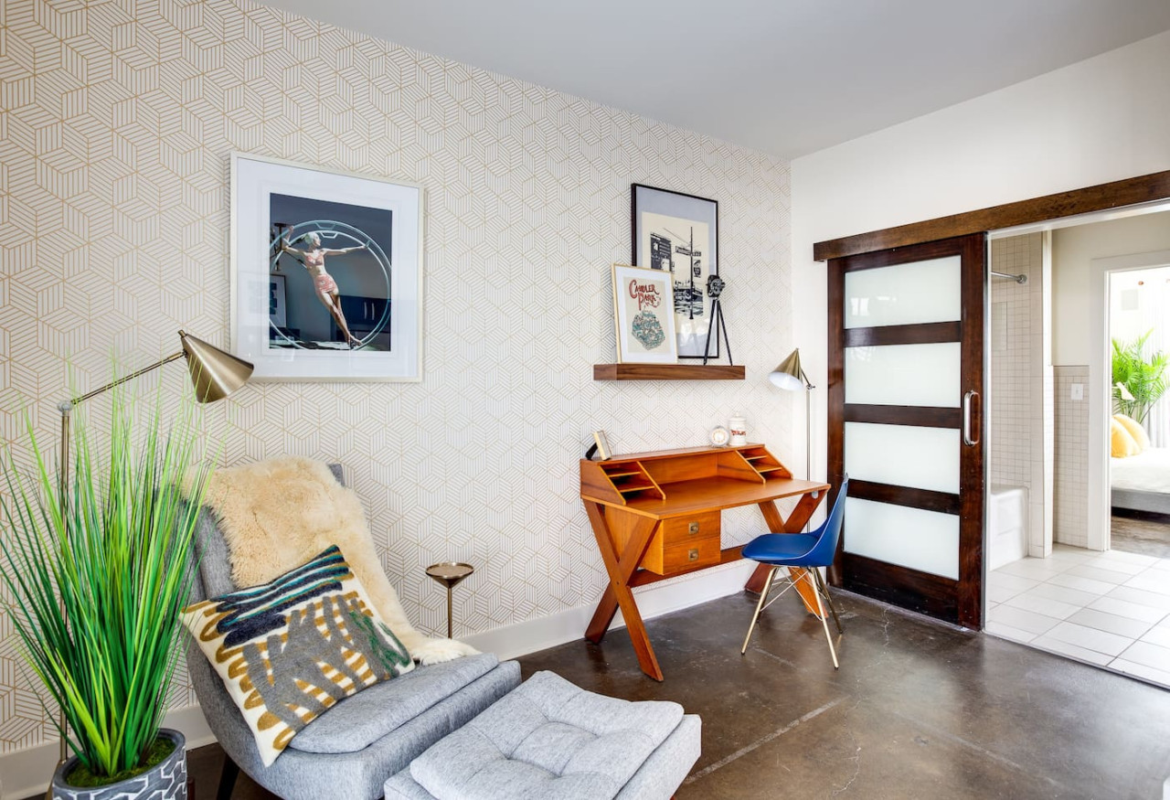 sweet-and-spacious-condo-or-candler-park-or-local/