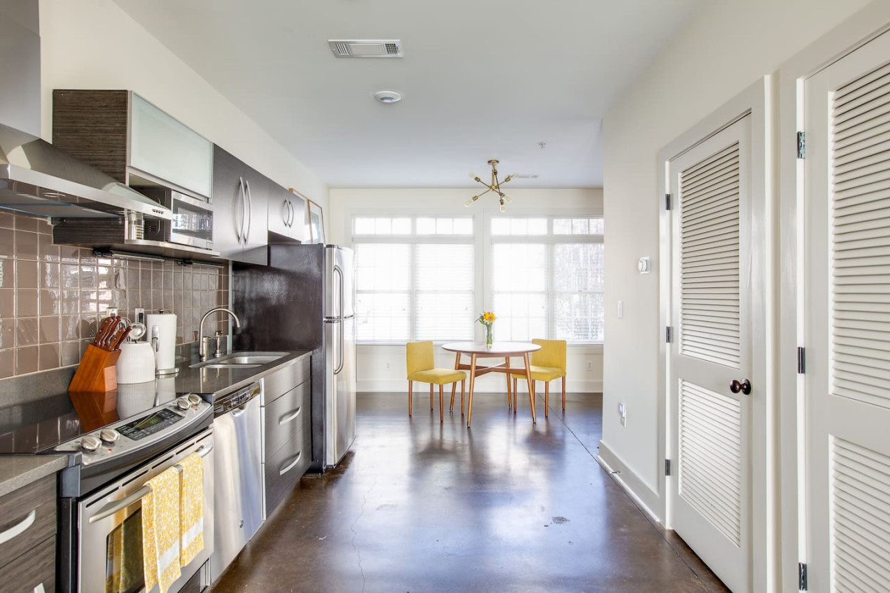 sweet-and-spacious-condo-or-candler-park-or-local/