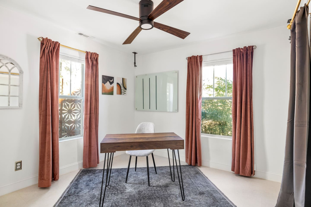 Bright and Spacious Home | Hapeville | LOCAL - Hapeville