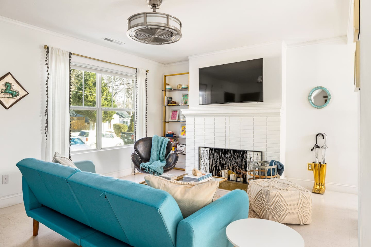 Bright and Spacious Home | Hapeville | LOCAL - Hapeville