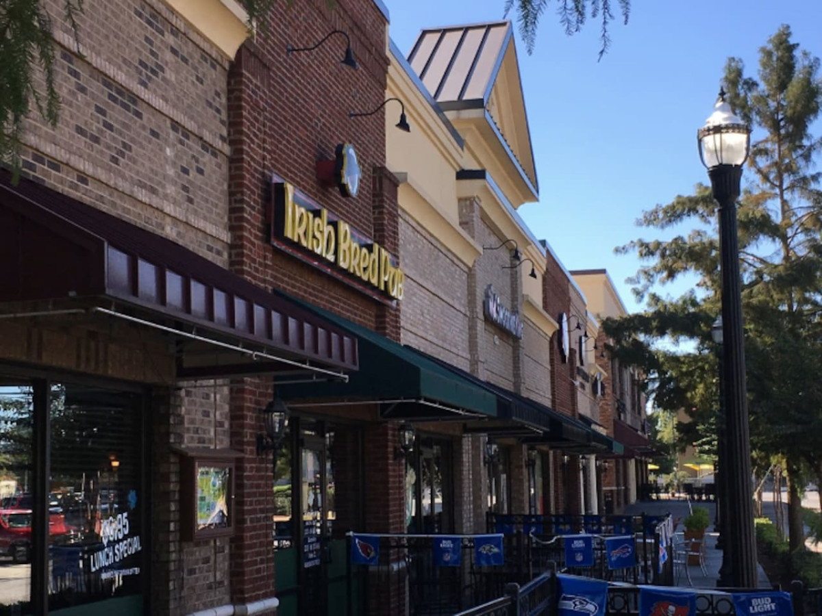 Bright and Spacious Home | Hapeville | LOCAL - Hapeville