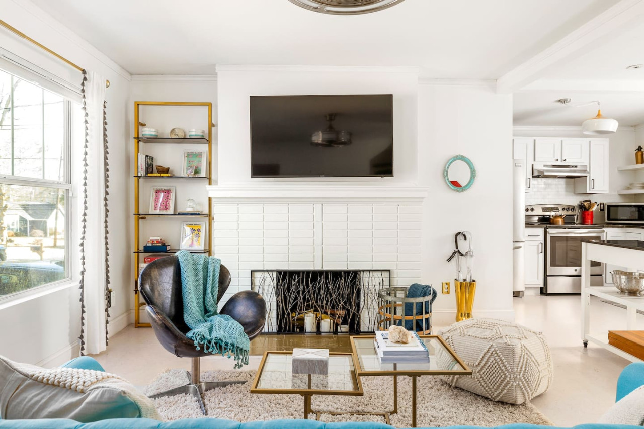 Bright and Spacious Home | Hapeville | LOCAL - Hapeville