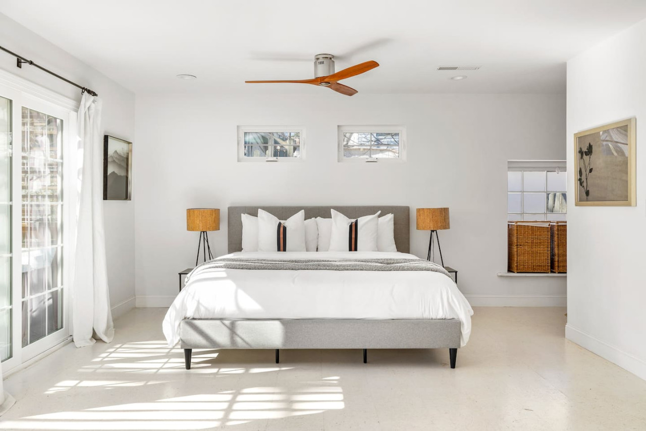 Bright and Spacious Home | Hapeville | LOCAL - Hapeville