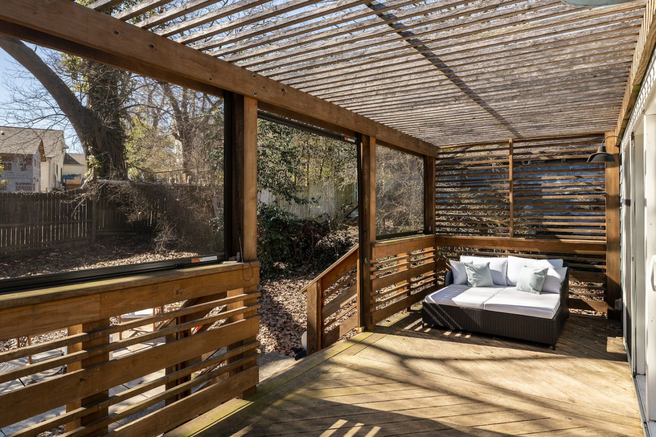 Bright and Spacious Home | Hapeville | LOCAL - Hapeville