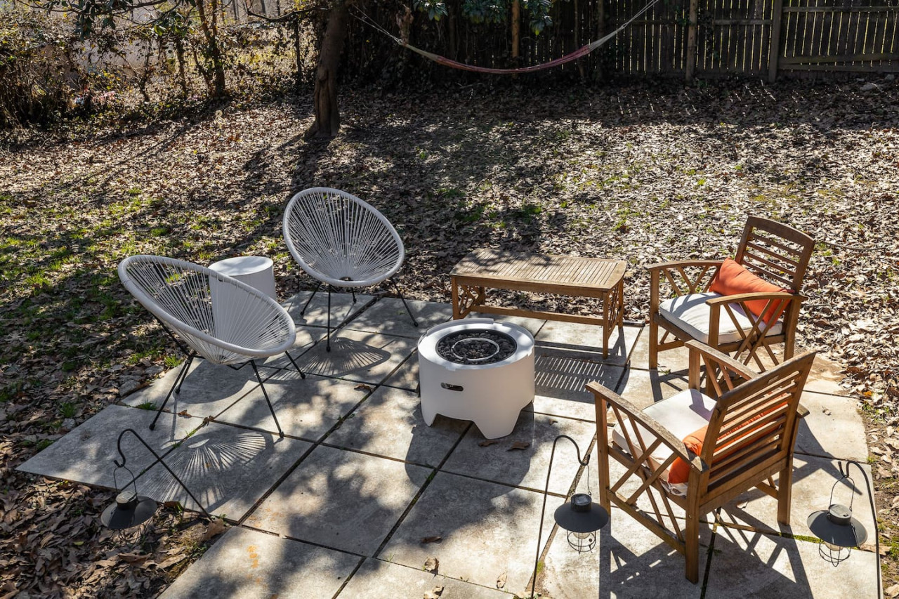 Bright and Spacious Home | Hapeville | LOCAL - Hapeville