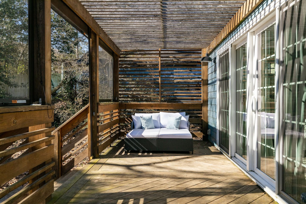 Bright and Spacious Home | Hapeville | LOCAL - Hapeville