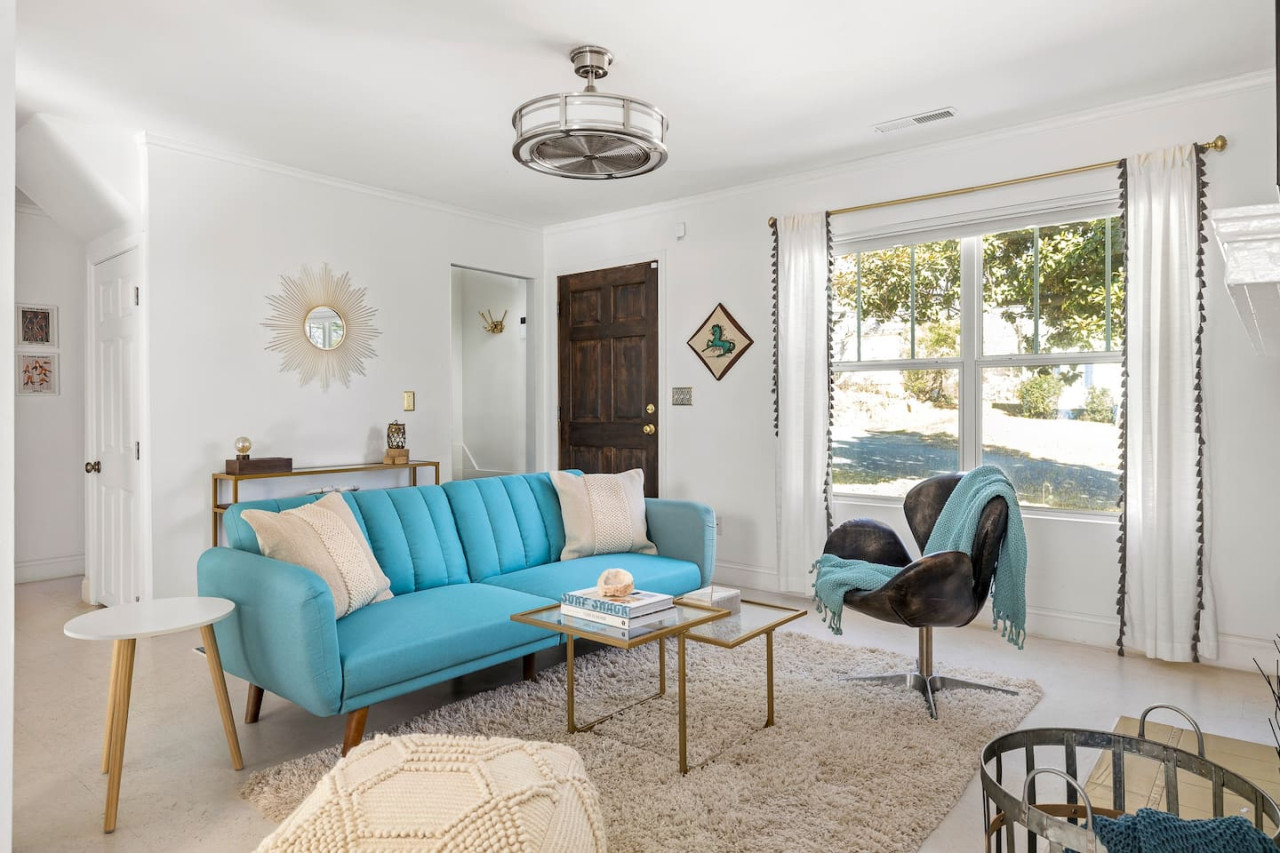 Bright and Spacious Home | Hapeville | LOCAL - Hapeville