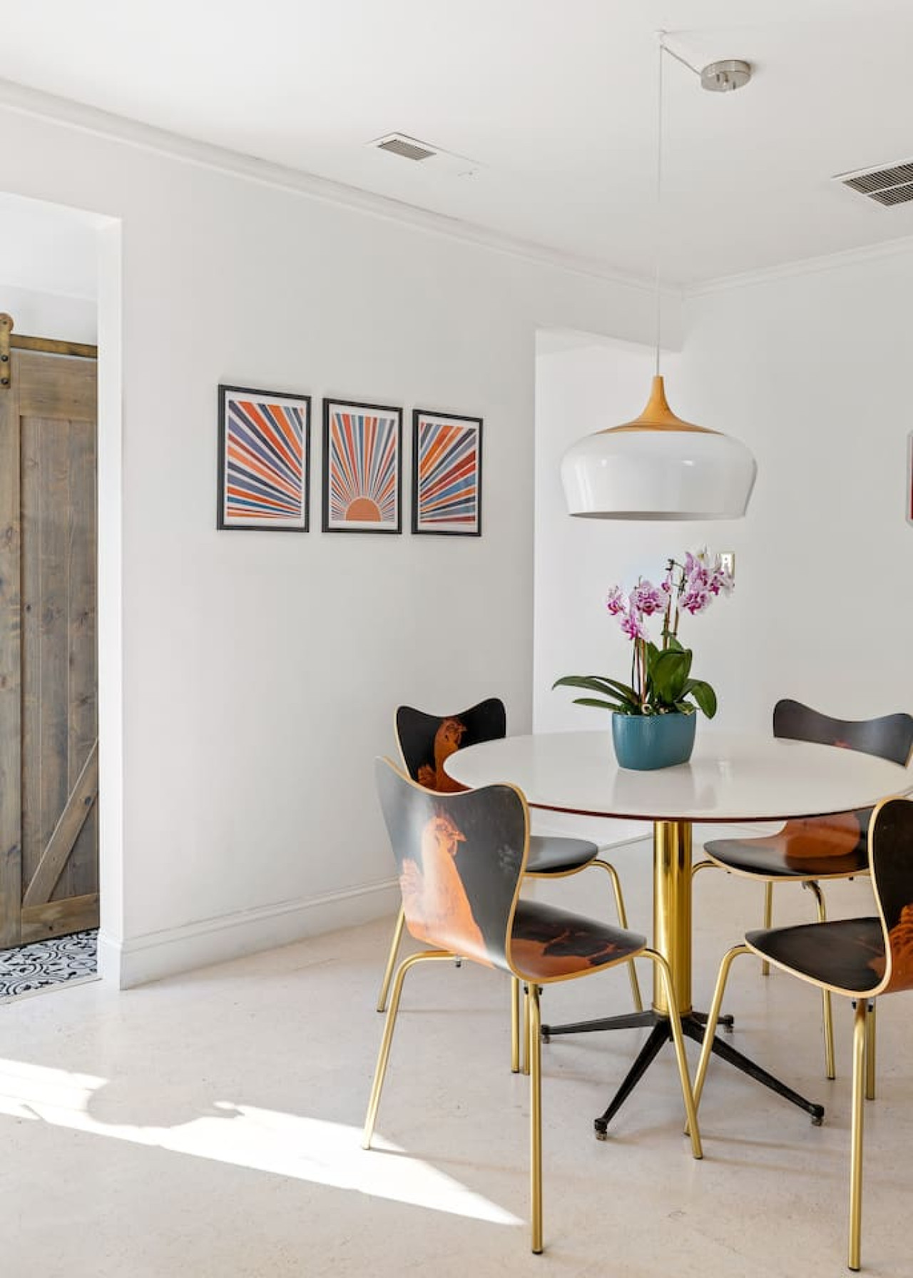 Bright and Spacious Home | Hapeville | LOCAL - Hapeville