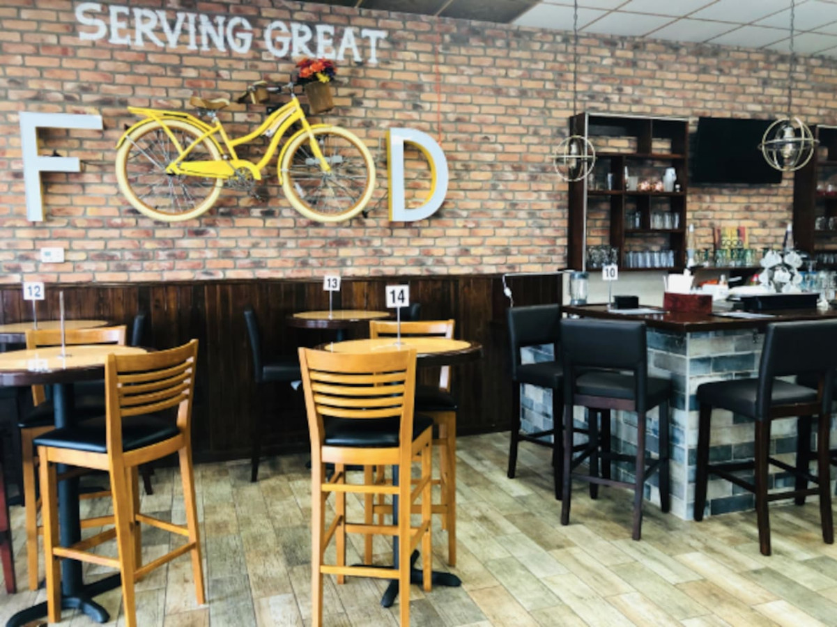 Bright and Spacious Home | Hapeville | LOCAL - Hapeville