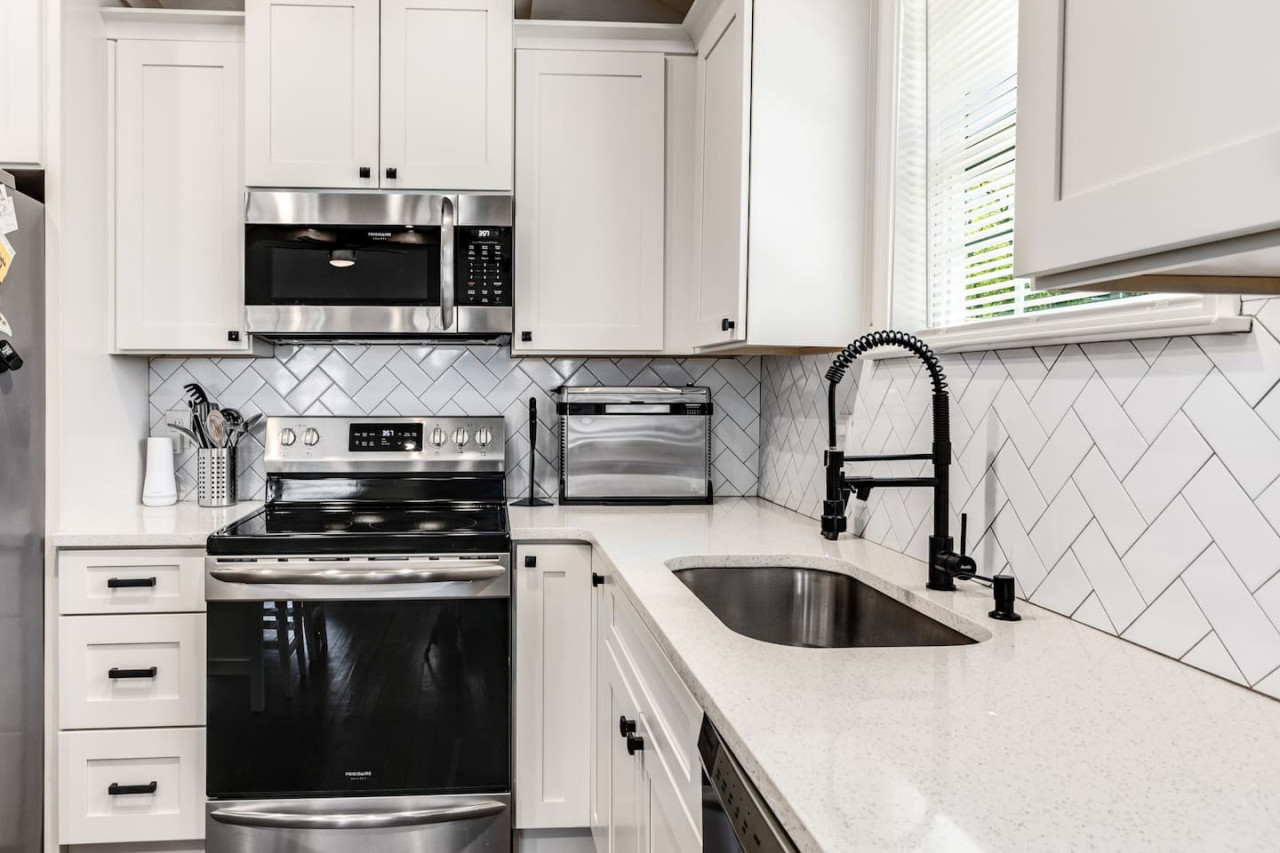 Restful Retreat | Hapeville | LOCAL - Hapeville