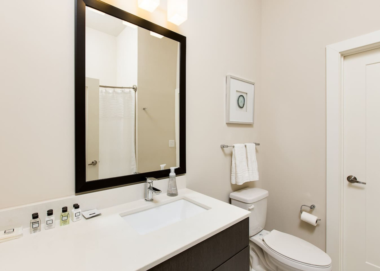 Serene & Sunny Suite | Inman Park | LOCAL - Atlanta