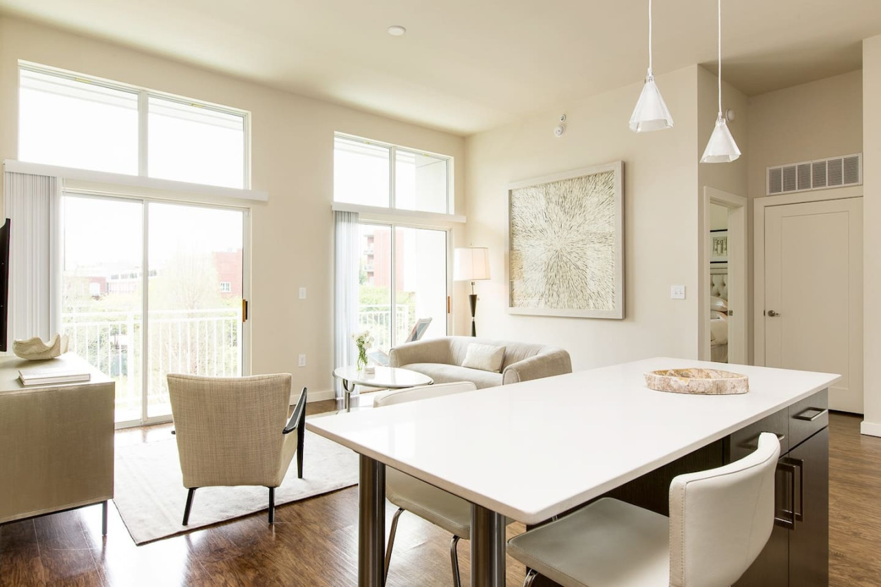 Serene & Sunny Suite | Inman Park | LOCAL - Atlanta