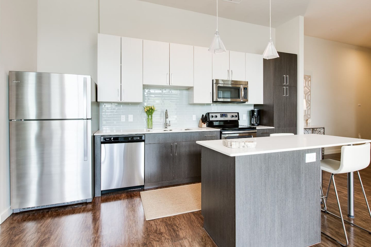 Serene & Sunny Suite | Inman Park | LOCAL - Atlanta